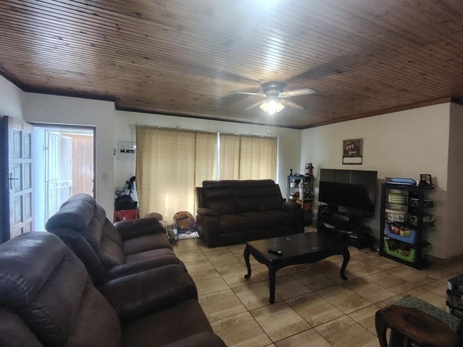 Bedroom Property for Sale in Uitsig Free State